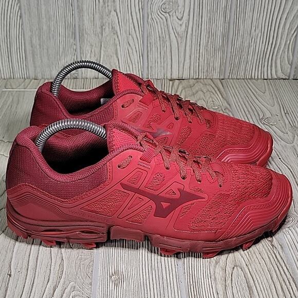 Mizuno Wave Trail Triple Red Running Shoes Mens Size 8.5 - Picture 2 of 11